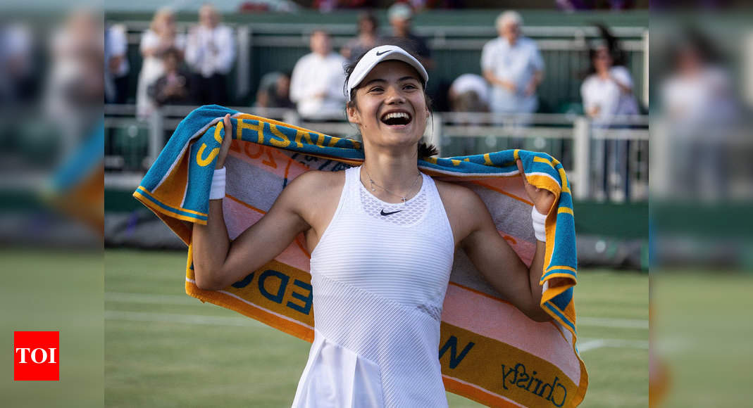 Wimbledon 2021: Teenage wildcard Emma Raducanu keeps home flag flying