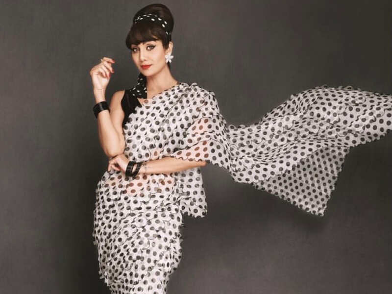 Shilpa Shetty nails retro look in this 