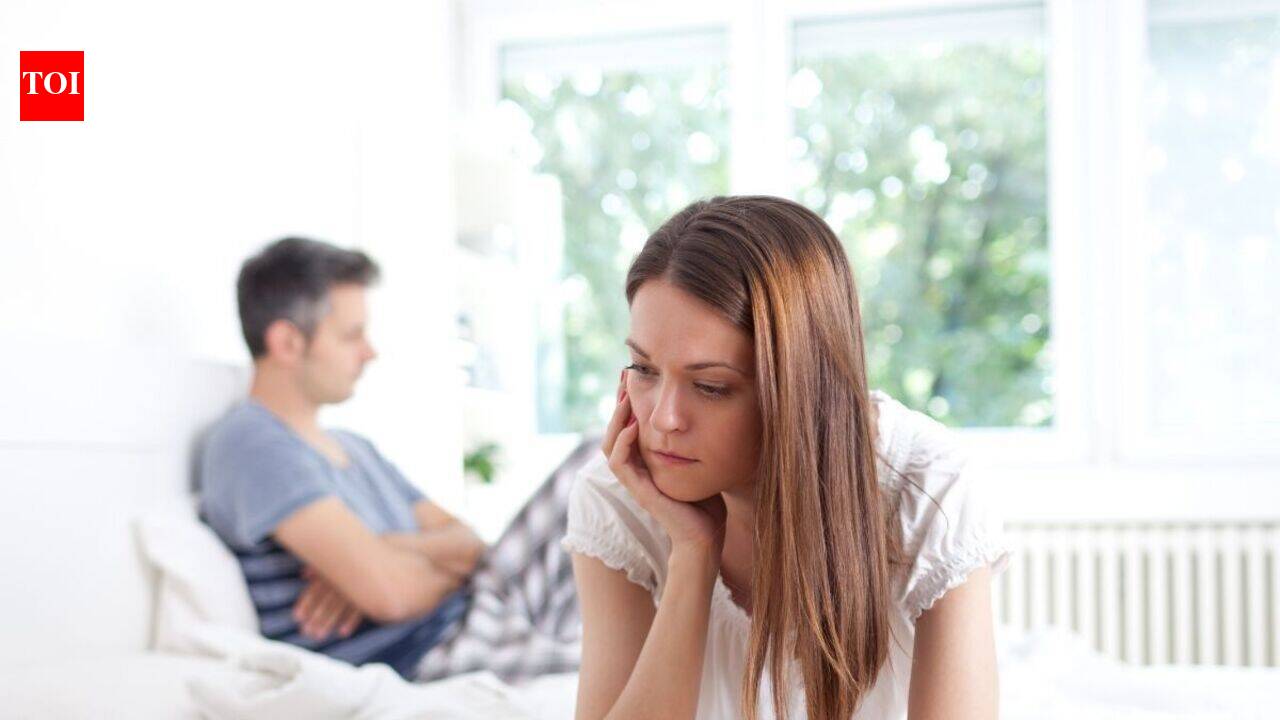 7 ways a toxic relationship could ruin your life | The Times of India