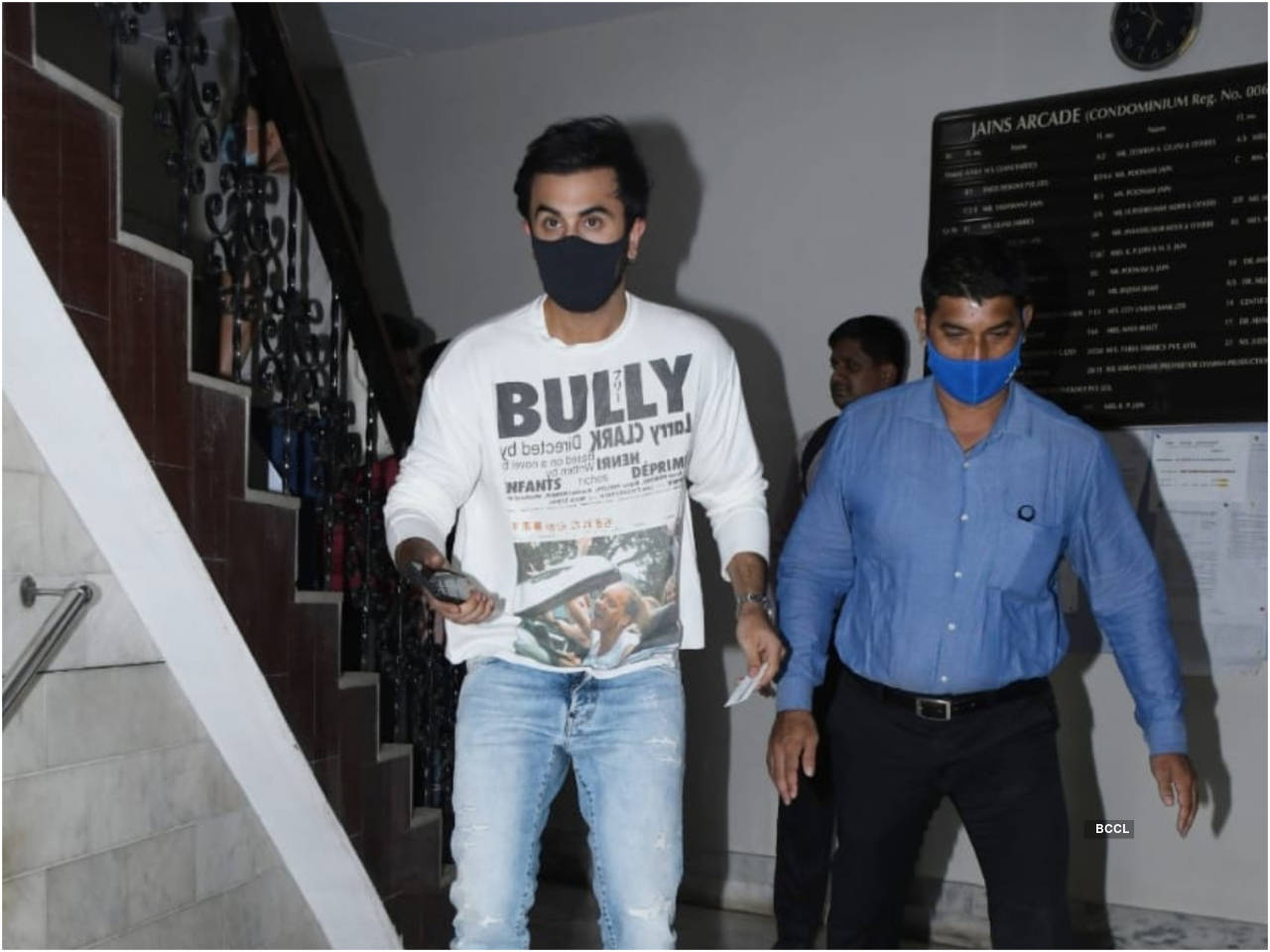 Ranbir Kapoor amps up his casual look with ₹25,000 cap; see photos