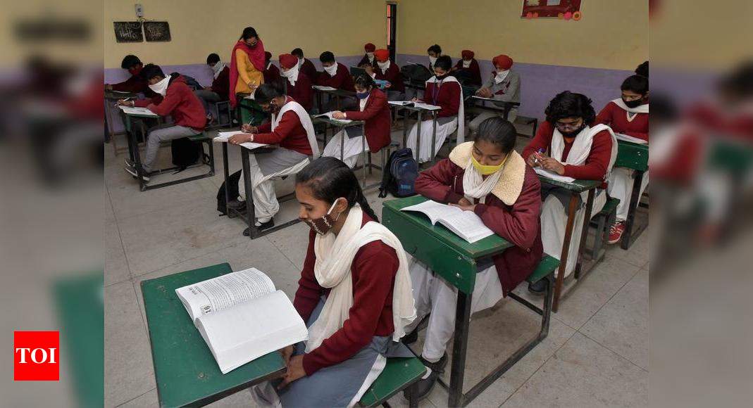 26% of schoolkids in English medium; nearly 60% in Delhi