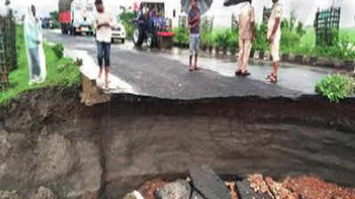 West Champaran bears brunt of heavy rain, link road caves in