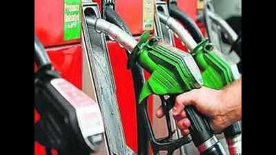 Petrol price crosses Rs 100 in Darjeeling, @Rs 99.04 in Kolkata