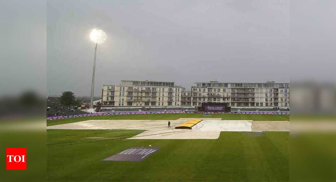 3rd ODI: England's Tom Curran restricts Sri Lanka before washout