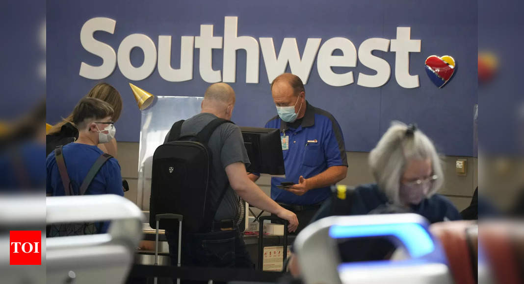 Southwest, American delays hint at hard summer for travelers