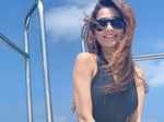 Sara Khan's mesmerising pictures by the beach will leave you enthralled