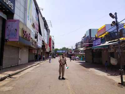 Delhi: Lajpat Nagar market shut for flouting Covid-19 norms | Delhi News -  Times of India