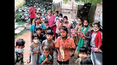 Karnataka: Free stationery shop delights children in Raichur district