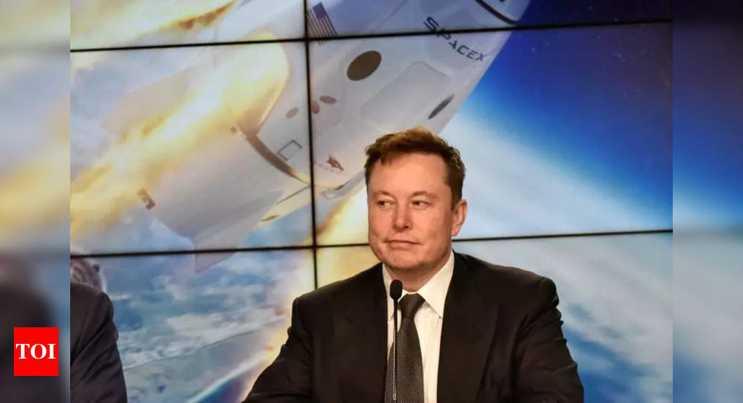 Elon Musk says his spaceship will eat up the junk in space