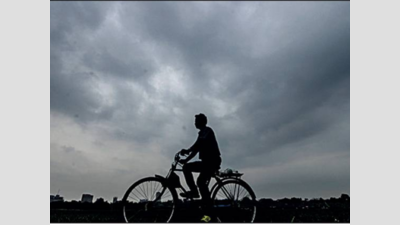Kolkata: Met spies low pressure next week, more rain likely