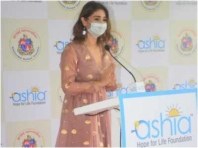 Dhvani Bhanushali attends launch of covid isolation centre for the underprivileged