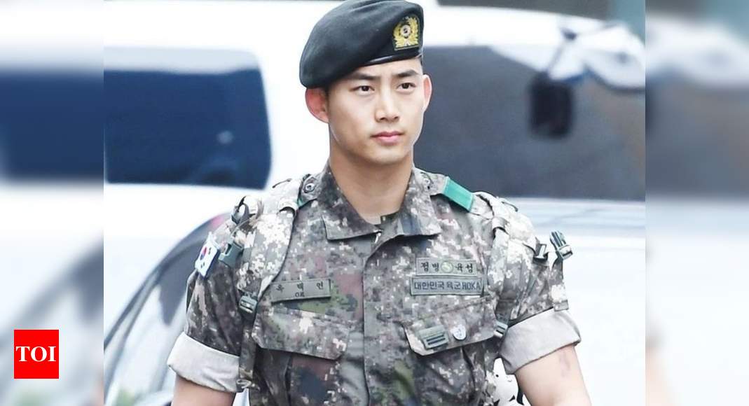 Ок тхэген. 2pm Taecyeon. 2pm ок ТЭК. Taecyeon Baek. Тхэгён Винченцо.