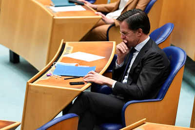 Dutch politics deadlocked as small parties proliferate