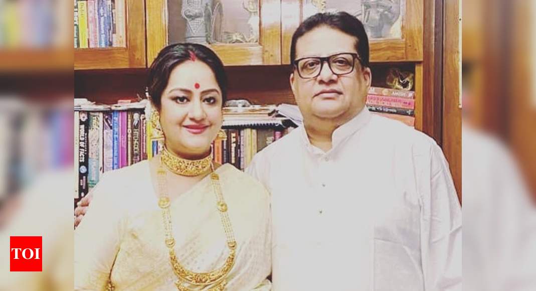 Sudipa And Agnidev Chatterjee Celebrate Their Anniversary Times Of India