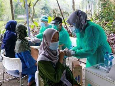 Indonesia sends out vaccination vans to speed up rollout
