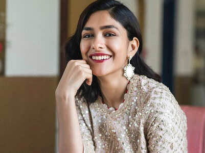 Mrunal Thakur: I love being an actor