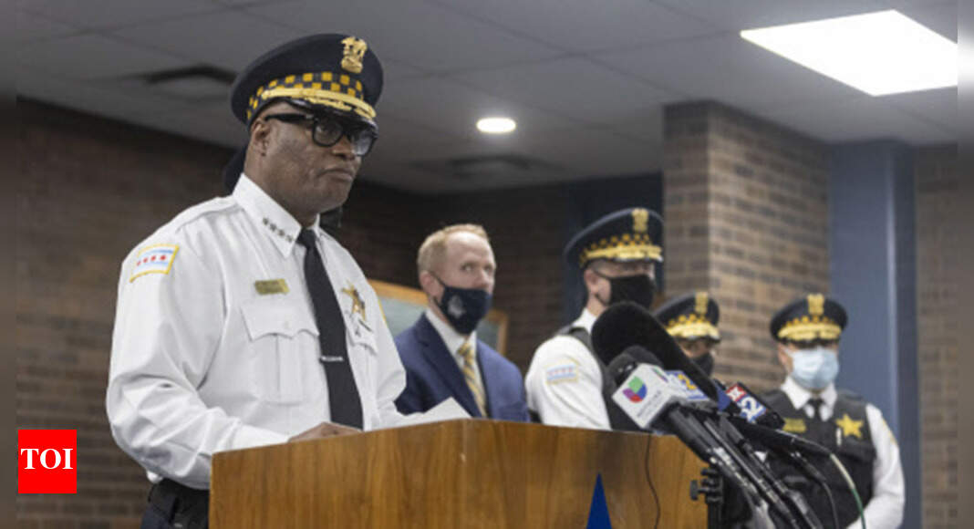 Chicago police fatally shoot man while trying to arrest him - Times of ...