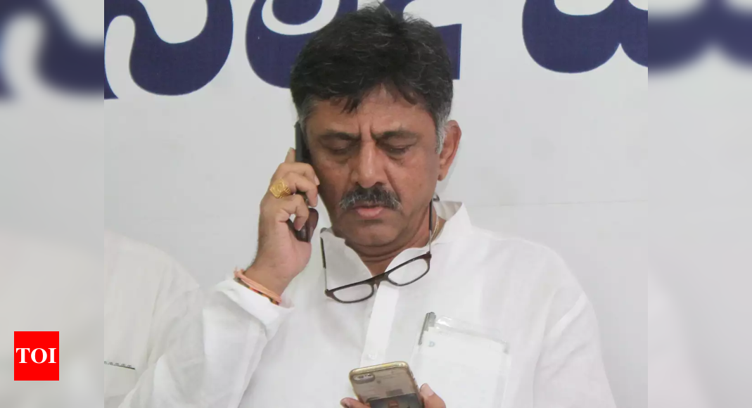 Karnataka Congress Chief D K Shivakumar Hits Man For Trying To Put His Arms Around Him