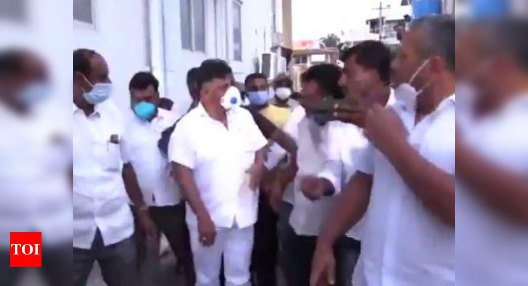 Karnataka Congress Chief Shivakumar Slaps Man For Trying To Put His Arms Around Him India News
