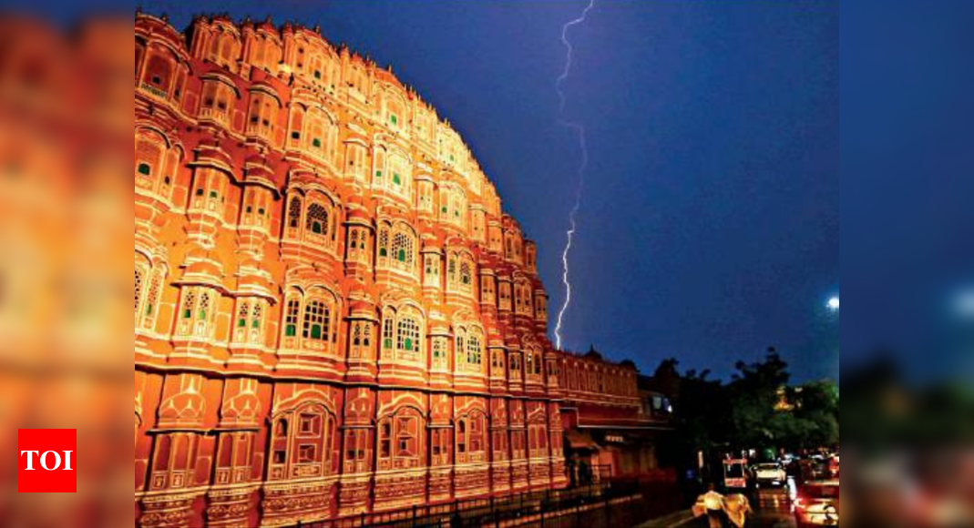 Lightning claims 19 lives in Raj, 11 killed near Amber fort