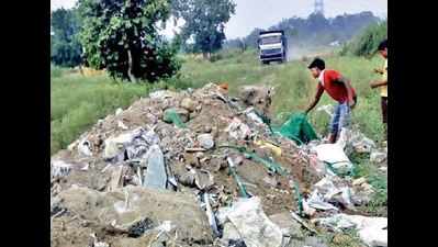 Delhi: Debris dumped on Yamuna floodplain, FIR filed