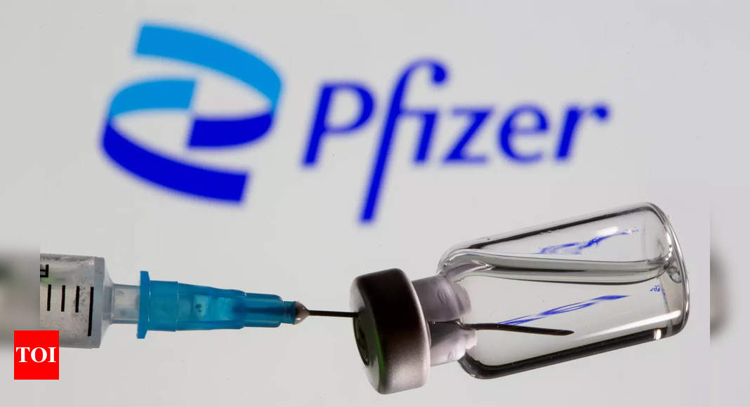 Pfizer to discuss vaccine booster with US officials Monday