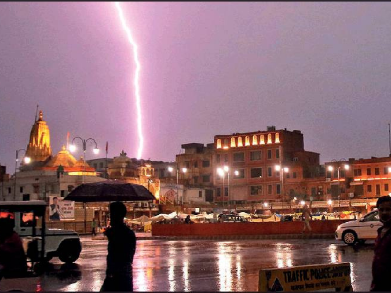 Cumulonimbus clouds triggered deadly lightning at Amber hills | Jaipur News  - Times of India