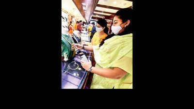 People selling gold to tide over pandemic crunch, say Maharashtra jewellers