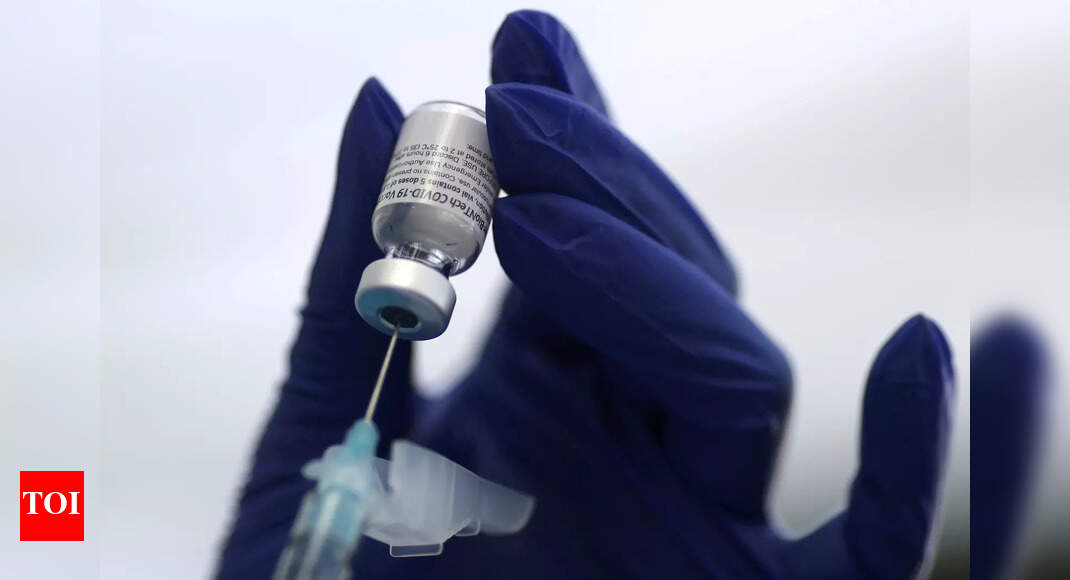 Covid-19: US officials say fully vaccinated don't need booster