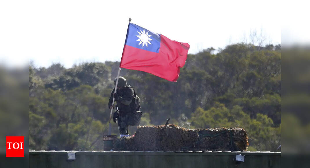 Japan's gov't sees Taiwan tensions as regional security risk