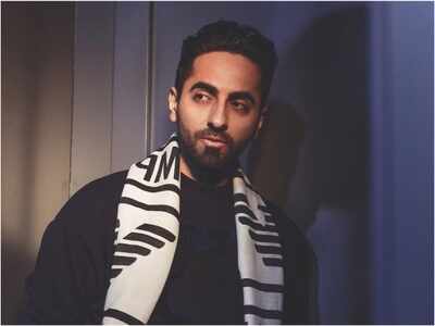 Ayushmann Khurrana receives a sweet surprise as he arrives in Bhopal to shoot 'Doctor G' | - Times of India Ayushmann Khurrana receives a sweet surprise as he arrives in Bhopal to shoot 'Doctor G' | - Times of India