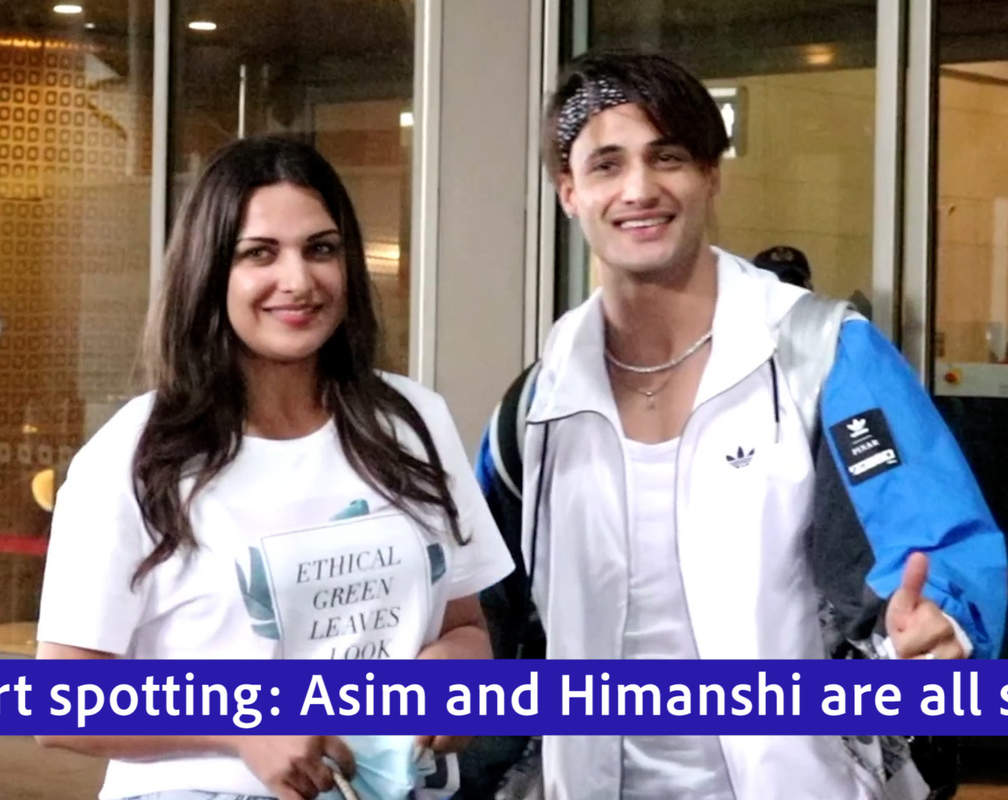 
Bigg Boss 13 couple Asim Riaz and Himanshi Khurana snapped at the airport
