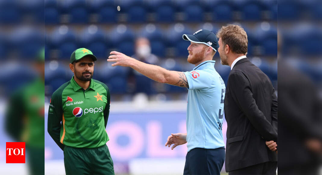 England Vs Pakistan Live Cricket Score 3rd Odi The Times Of India 47 6 England 332 7