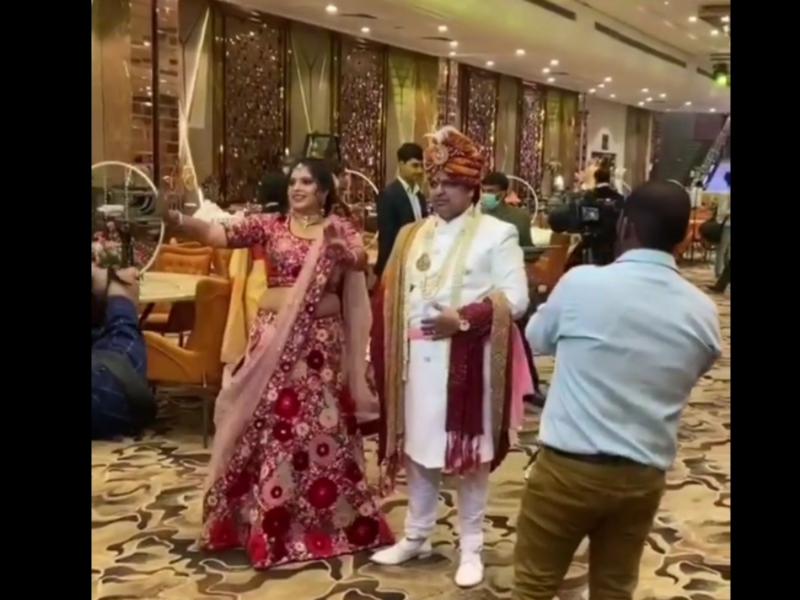 Viral Video Shows Bhabhi Super Dance At Devars Wedding Times Of India 