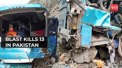 Pakistan: 13 including 9 Chinese nationals in a blast on bus