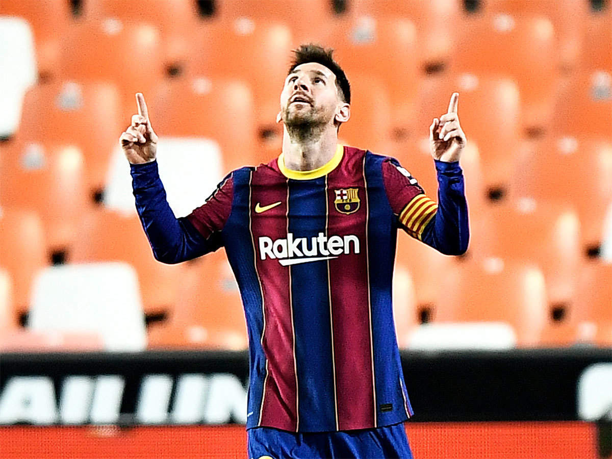 Lionel Messi To Sign New Five Year Deal With Barcelona Reports Football News Times Of India