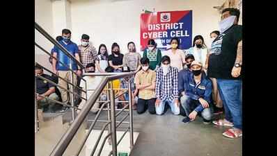 Delhi Police busts fake call centre, 7 women among 19 held