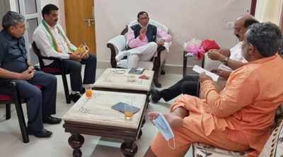 Uttarakhand minister seen wearing mask on toe, picture goes viral