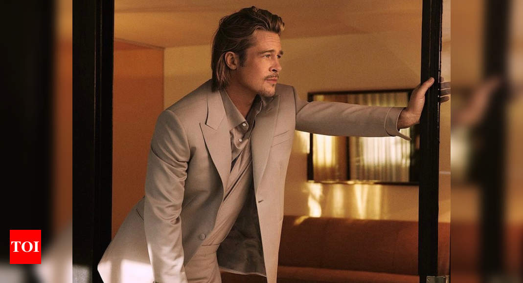 erindringsmønter tennis forkæle Brad Pitt looks dapper in Brioni suit - Times of India