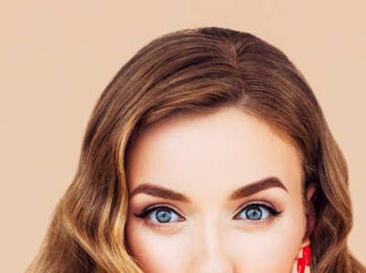 Easy hacks to make lips look bigger