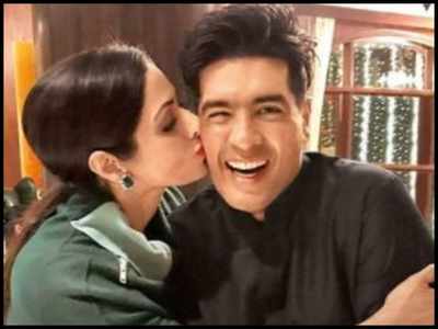 Janhvi Kapoor congratulates Manish Malhotra on turning director with a throwback picture featuring her late mother Sridevi