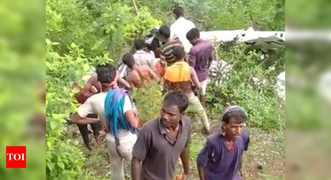 Chopper crashes in Maharashtra's Jalgaon, 1 pilot dead