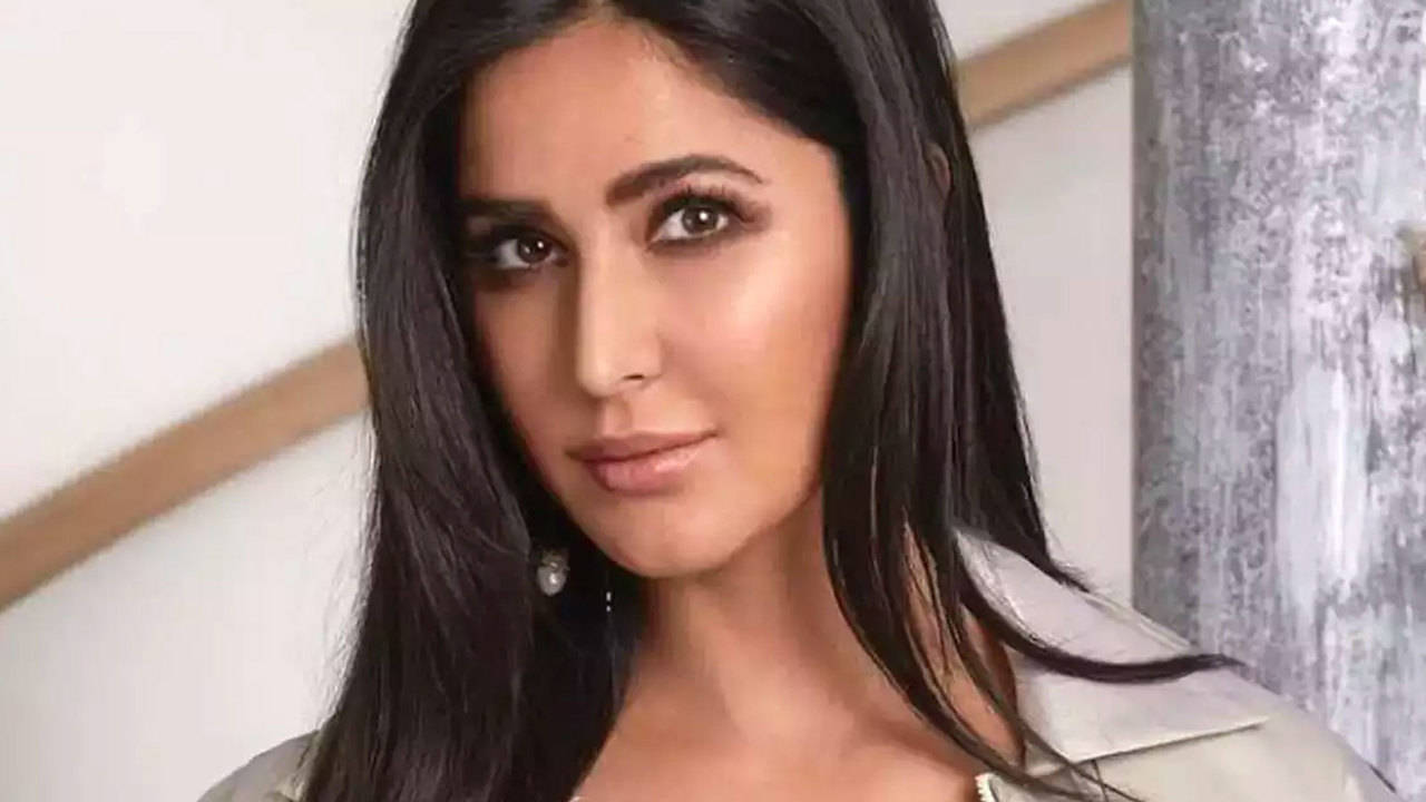 Katrena Kapor Xxx Video - Katrina Kaif turns 38: All you need to know about actress' dating history  and rumoured relationships | Hindi Movie News - Bollywood - Times of India