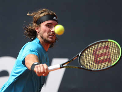 Stefanos Tsitsipas slumps to another early loss