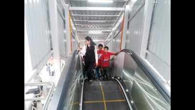 Mumbai: First escalator for Metro-3 installed