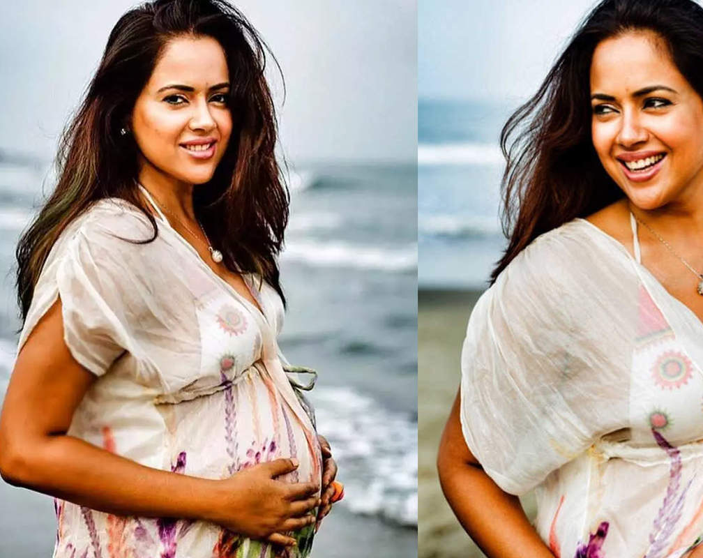 
Sameera Reddy has a message for pregnant women, advises them to enjoy the 'big and beautiful' phase of pregnancy
