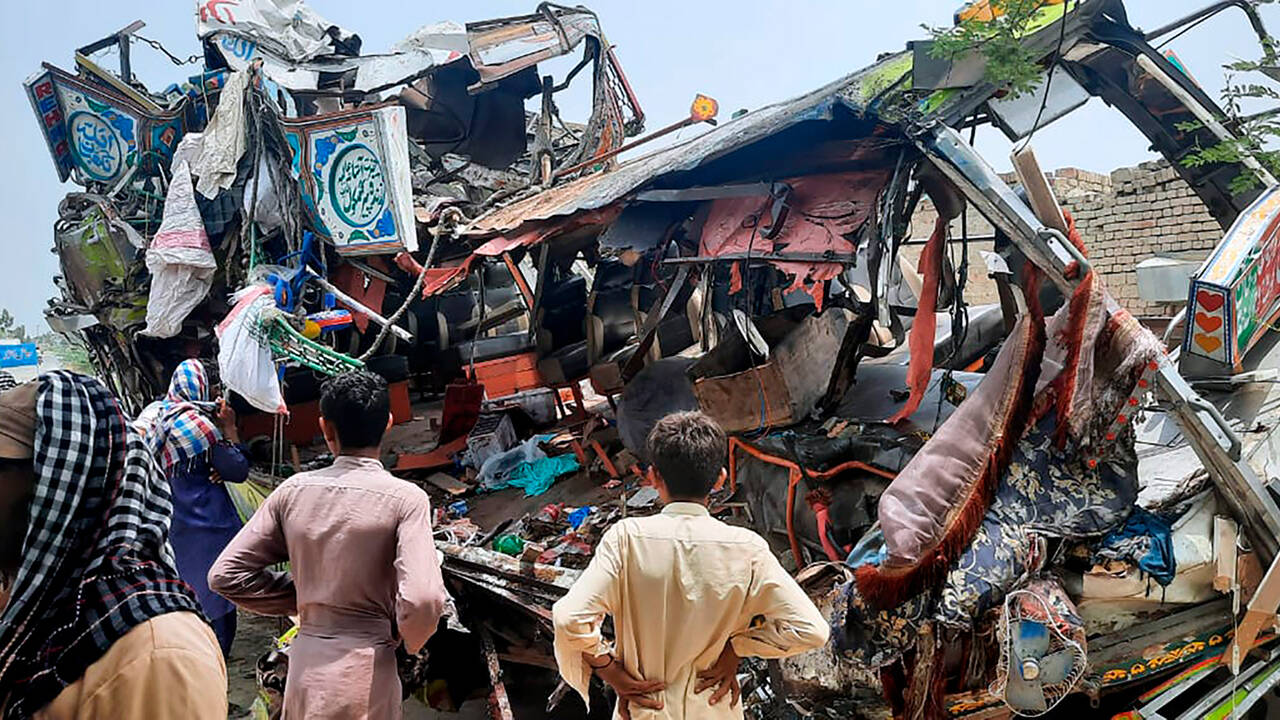Pakistan Bus crash: Bus crashes in Pakistan, killing 33 people and injuring  40 | World News - Times of India