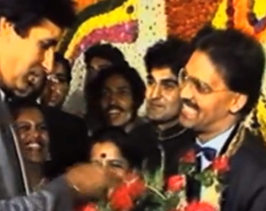 
Flashback video: Amitabh Bachchan, Anil Kapoor, other celebs grace a wedding ceremony
