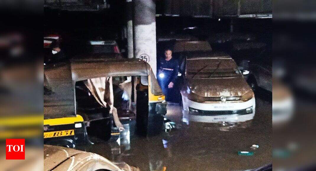 Mumbai: Around 400 vehicles stuck in underground parking lot in ...