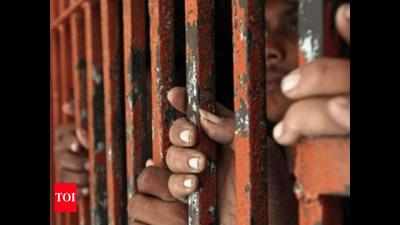 Maharashtra: Four undertrials escape after putting on convulsion drama